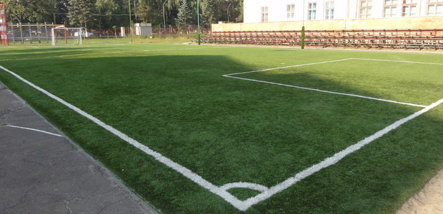 teren sintetic fotbal